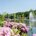 Chalé By Pond In Eindhoven Veldhoven