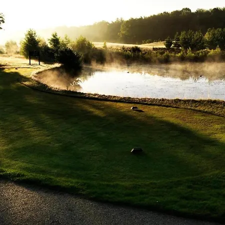 By Pond In Eindhoven Domek alpejski Veldhoven