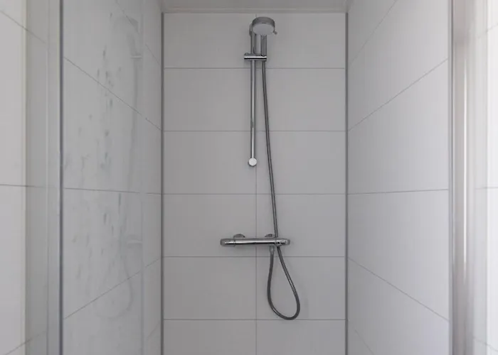 By Pond In Eindhoven Chalet